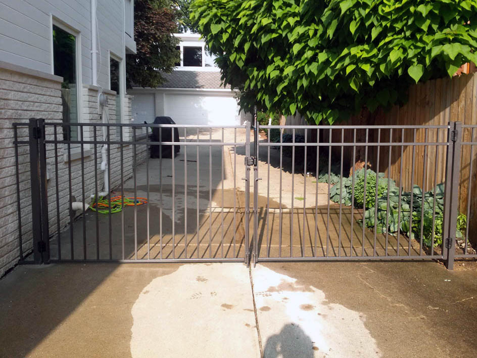 fence gate sample